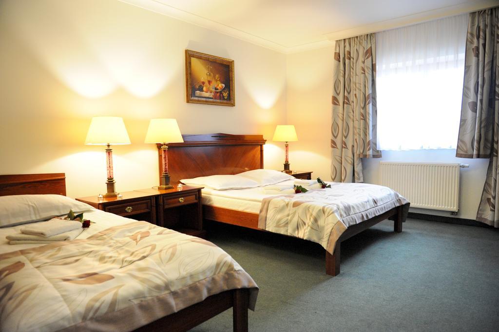 Hotel Czardasz Koziegłowy Δωμάτιο φωτογραφία