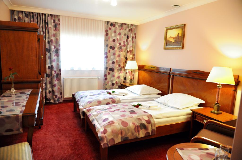 Hotel Czardasz Koziegłowy Δωμάτιο φωτογραφία